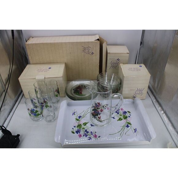 20 pc set of Avon Wild Violets Crystal Clear Glass W/ RARE MATCHING TRAY - Picture 13 of 13